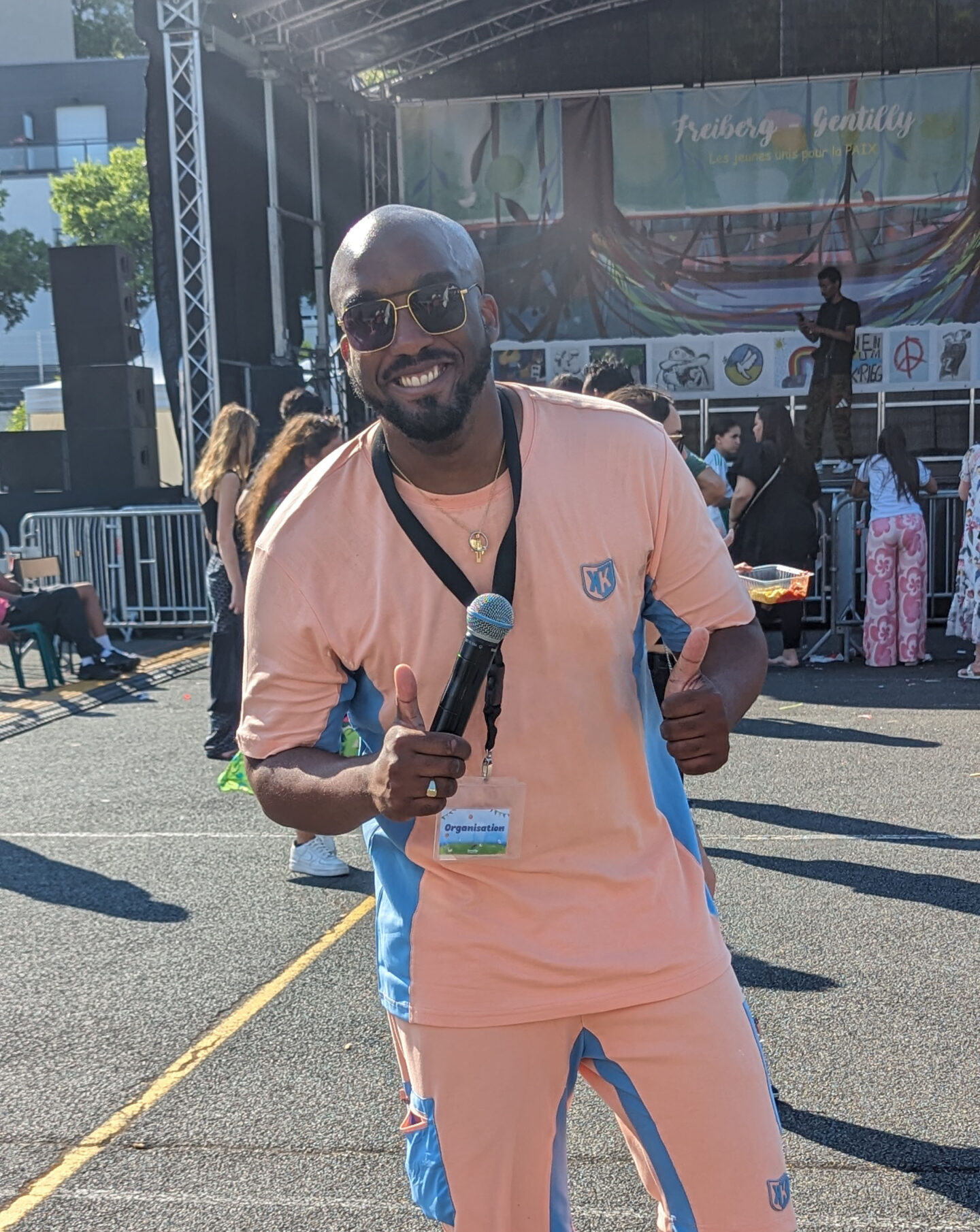 Dans le publique avec le Micro